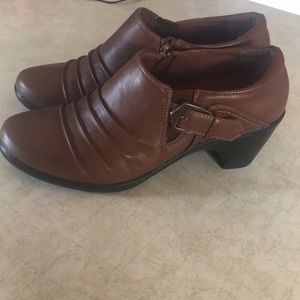 Like new easy spirits brown booties